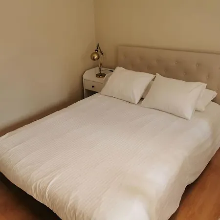 아파트 Double Bedroom With Terrace In Estrela *