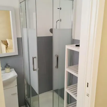 Double Bedroom With Terrace In Estrela 아파트 *